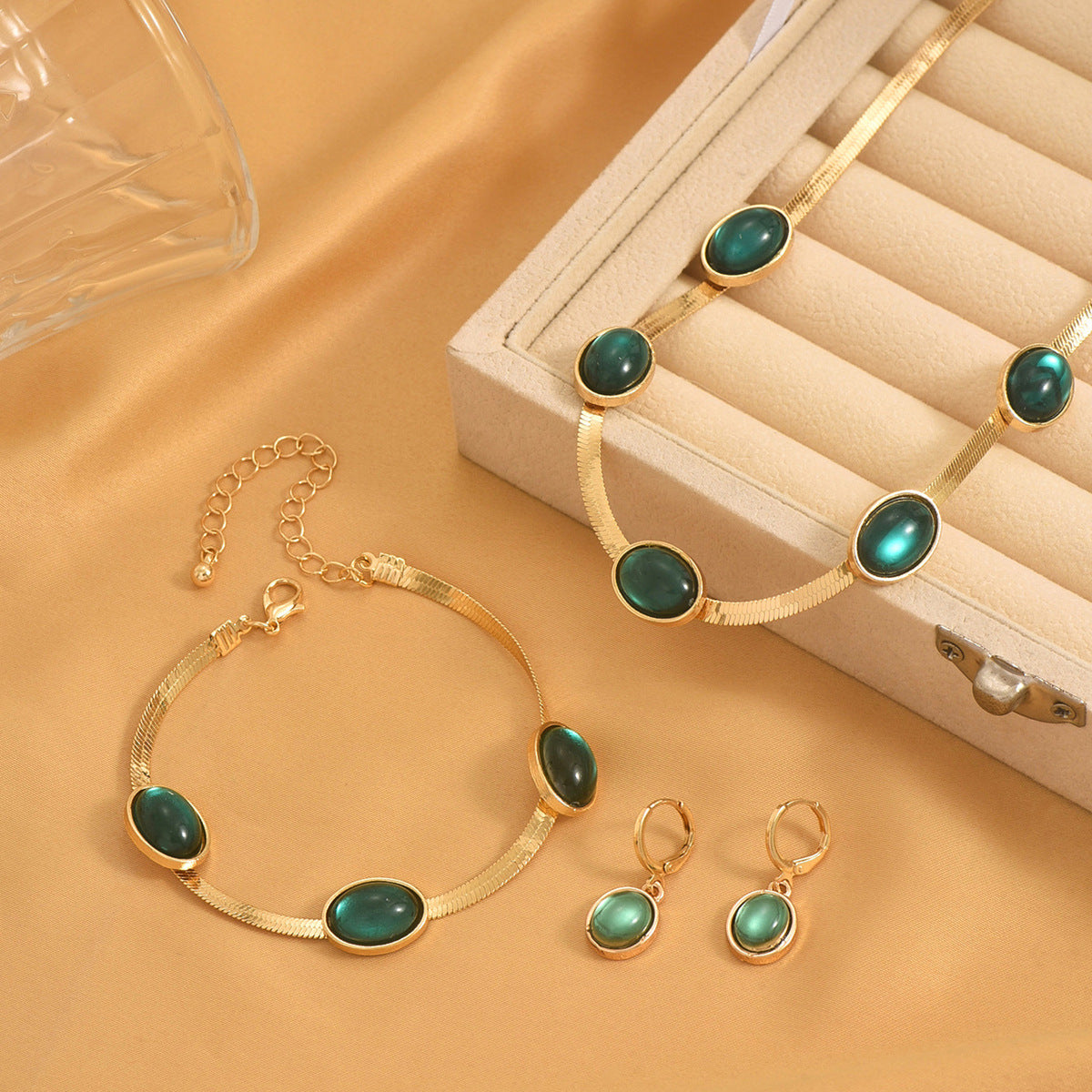 ✨3-in-1 Emerald Knife Chain Vintage Elegant Set