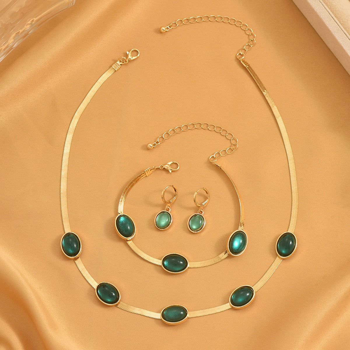 ✨3-in-1 Emerald Knife Chain Vintage Elegant Set